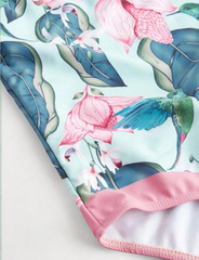 Traje de baño rosa tropical